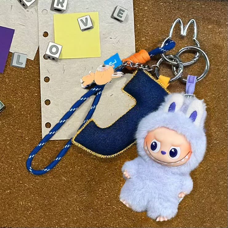 👀First Look at the Upcoming Mini Labubu!